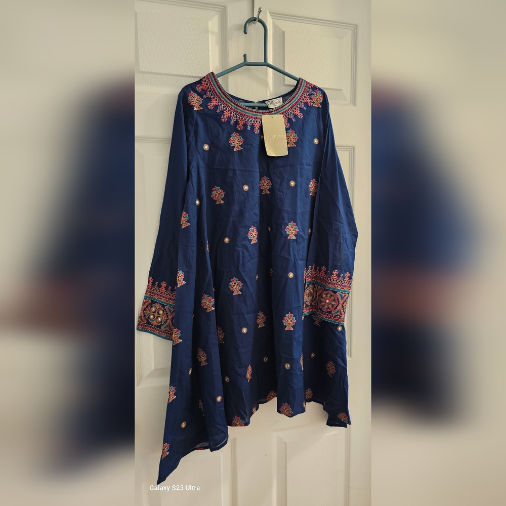 Women dress/kurti.